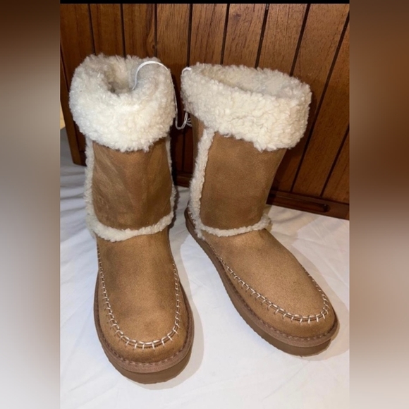 NWT AMERICAN EAGLE WINTER BOOT FAUX FUR SIZE 10W - Picture 1 of 3